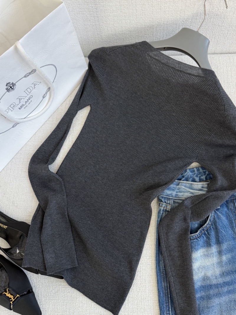 Pra*a sweaters
